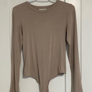 Aritzia Wilfred Lounge Long Sleeve Light Brown Nude‎ Somer Bodysuit Size Medium